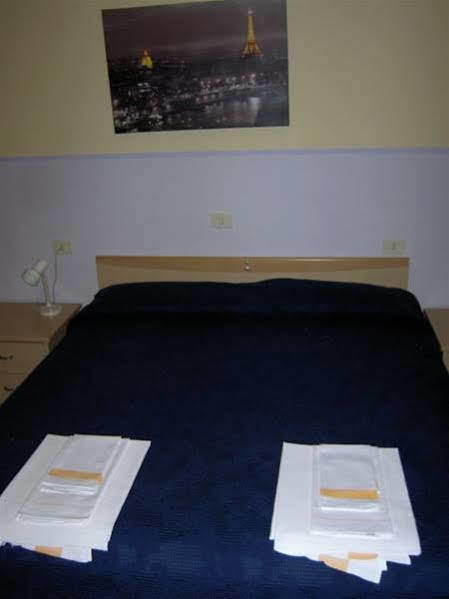 Hotel Violetta Parma Esterno foto